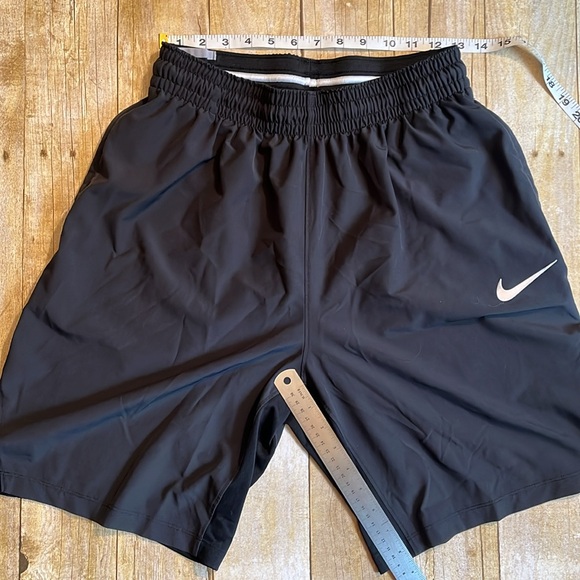 Nike Men's shorts Large - Picture 9 of 10